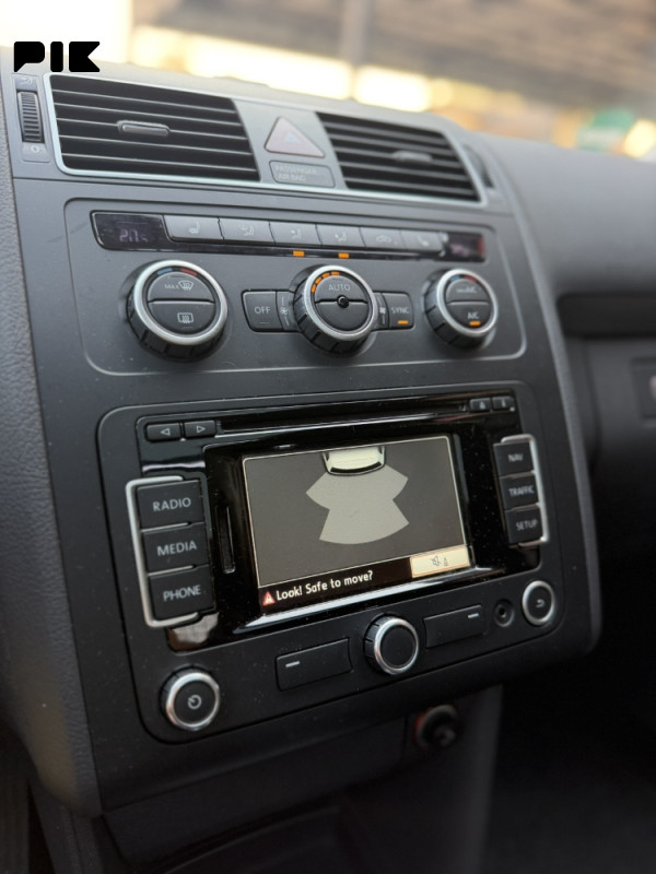 Volkswagen Touran 1.6 TDI..LED-xenon ,DSG