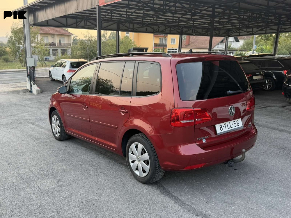 Volkswagen Touran 1.6 TDI..LED-xenon ,DSG