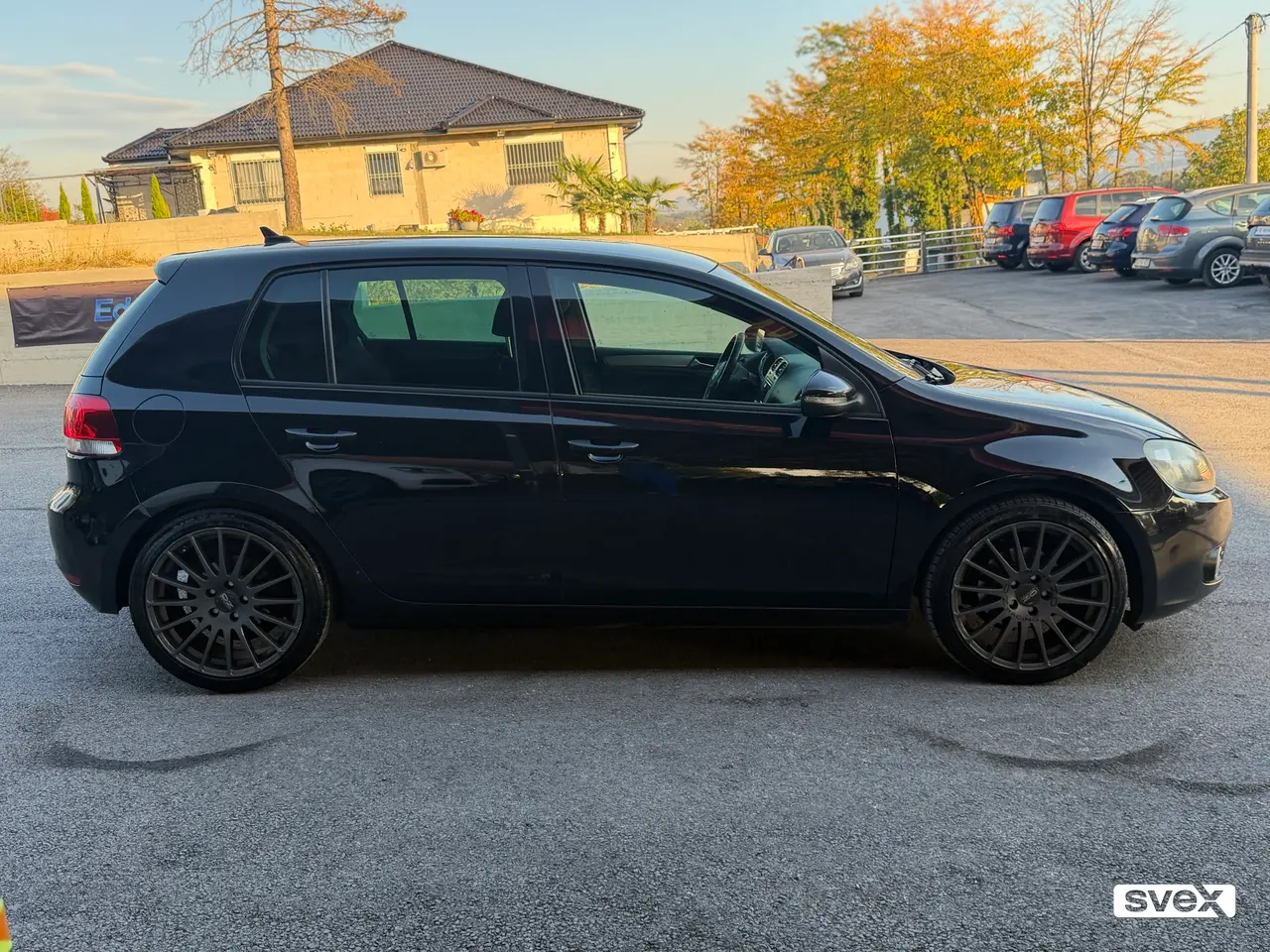 Volkswagen Golf 6 1.6 TDI, crni, alu felge, 2011. god.