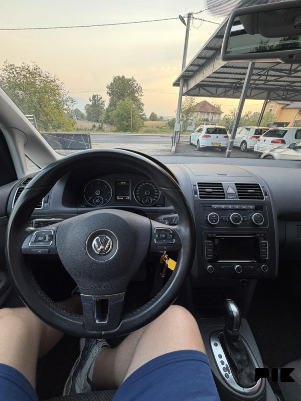 Volkswagen Touran 1.6 TDI..LED-xenon ,DSG