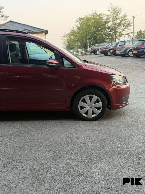 Volkswagen Touran 1.6 TDI..LED-xenon ,DSG