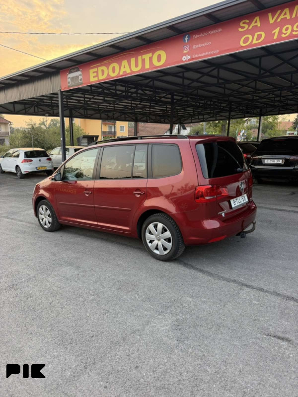 Volkswagen Touran 1.6 TDI..LED-xenon ,DSG