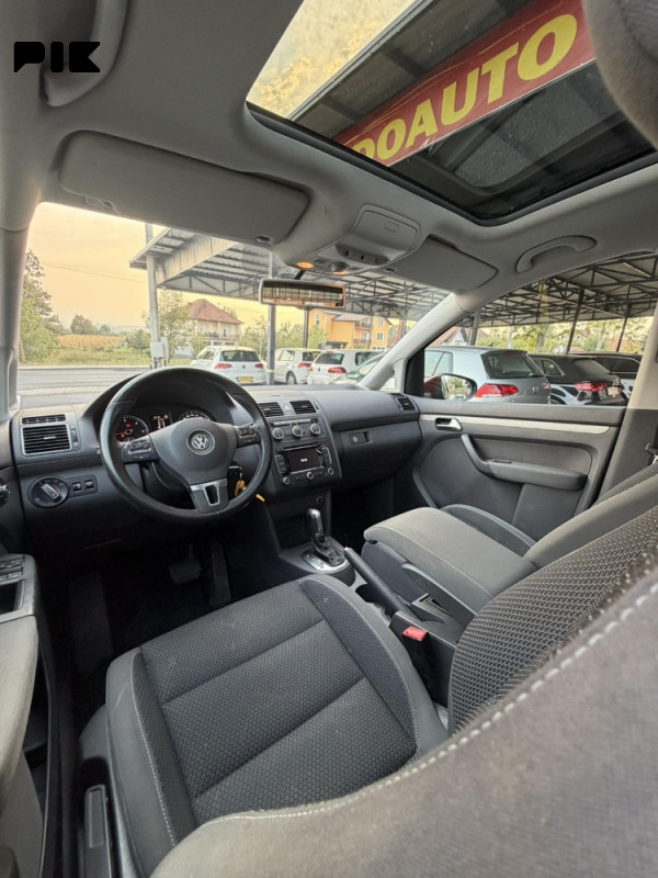 Volkswagen Touran 1.6 TDI..LED-xenon ,DSG