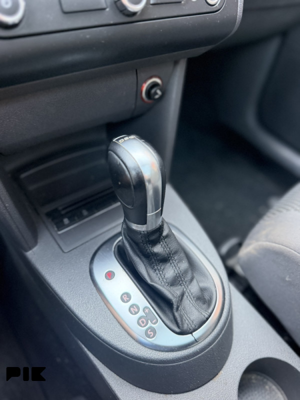 Volkswagen Touran 1.6 TDI..LED-xenon ,DSG