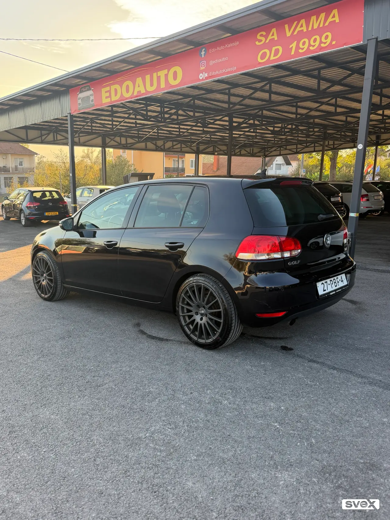 Volkswagen Golf 6 1.6 TDI, crni, alu felge, 2011. god.