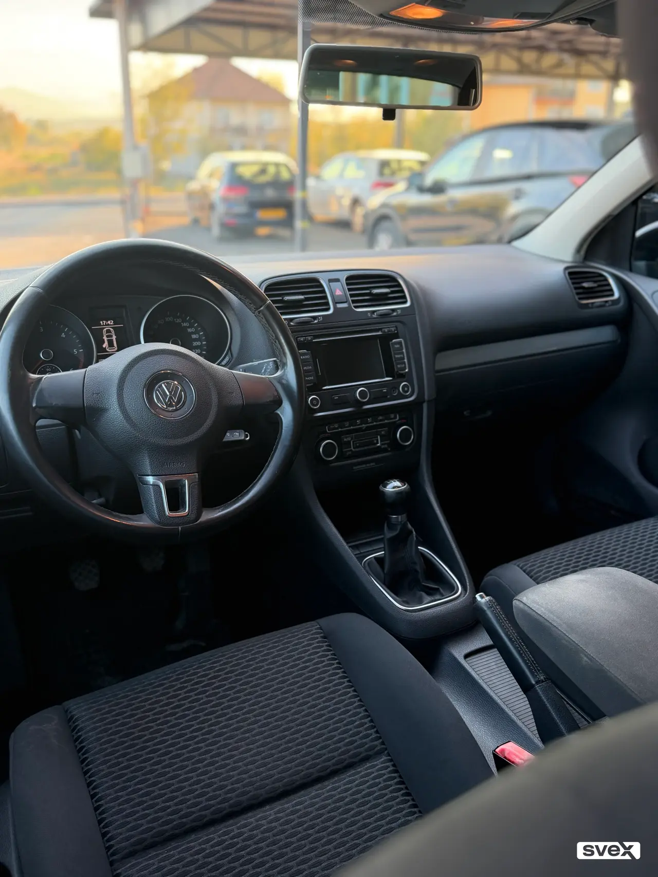 Volkswagen Golf 6 1.6 TDI, crni, alu felge, 2011. god.