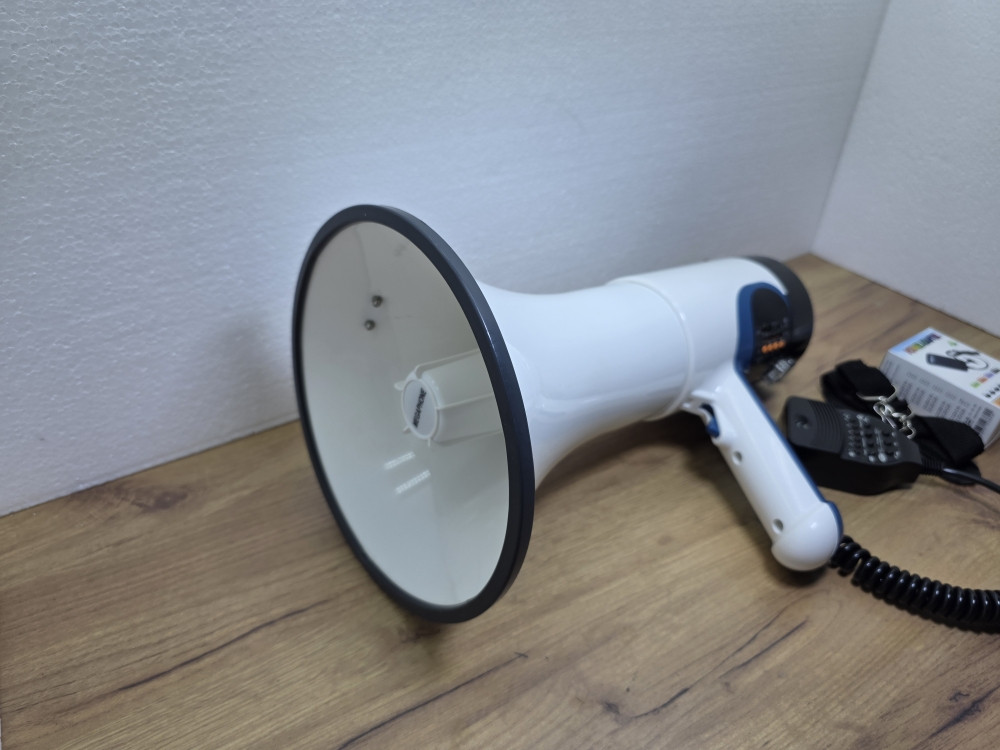 Megafon 200W sa mikrofonom UM-2 - Veleprodaja