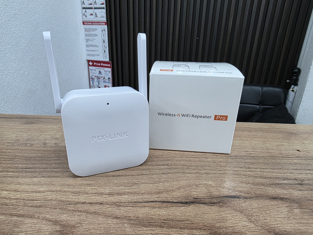 PIX-LINK Wireless-N WiFi Repeater Pro 300 Mbps
WiFi pojačivač