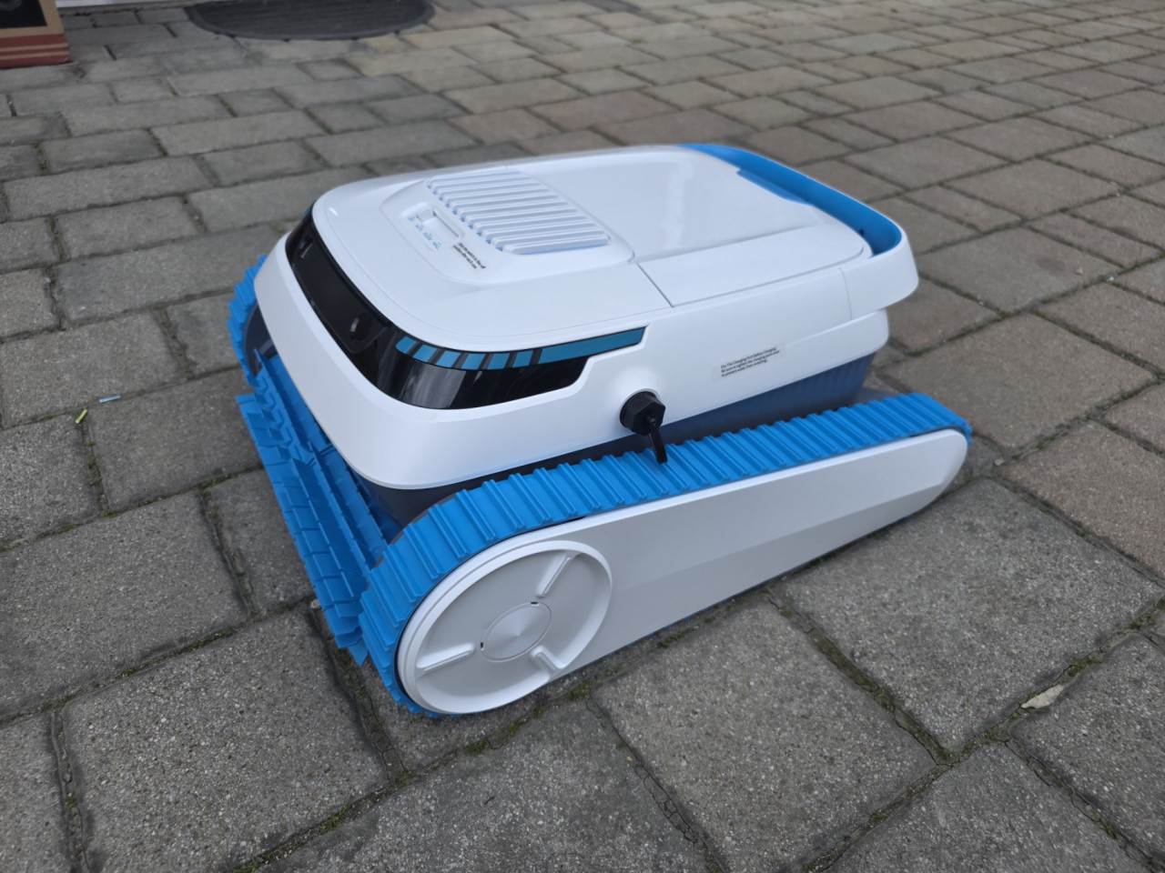 Robotski čistač bazena AIRROBO PC20