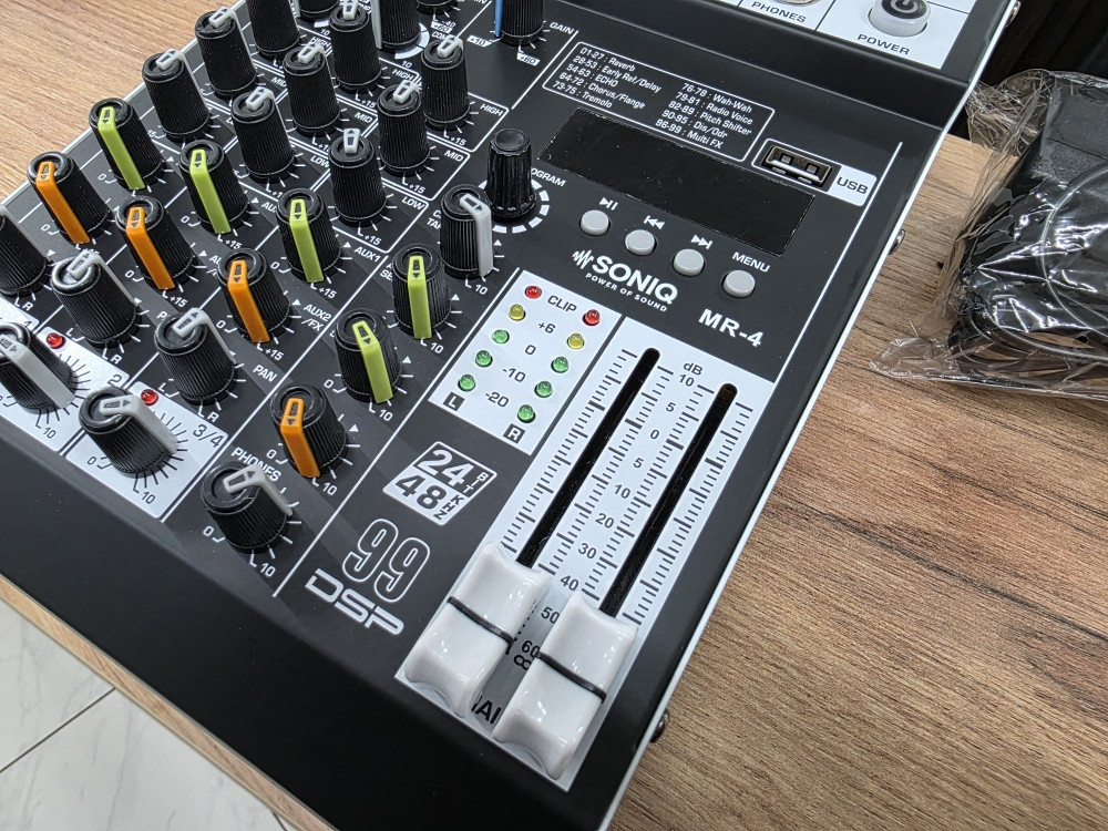 Audio mikseta SONIQ MR-4 profesionalna 4 kanala DSP USB
