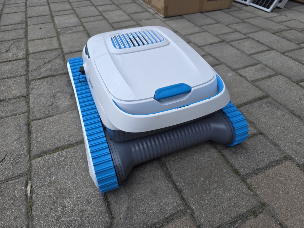 Robotski čistač bazena AIRROBO PC20