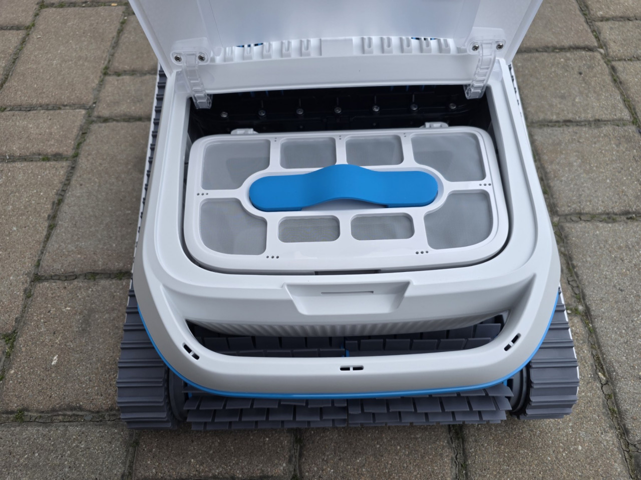 Robotski čistač bazena AIRROBO PC200 Lite