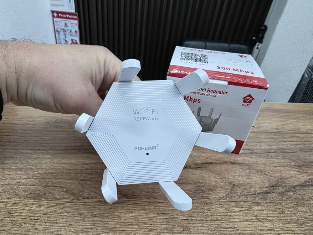 PIX-LINK Wireless-N WR56T 300 Mbps
WiFi pojačivač signala