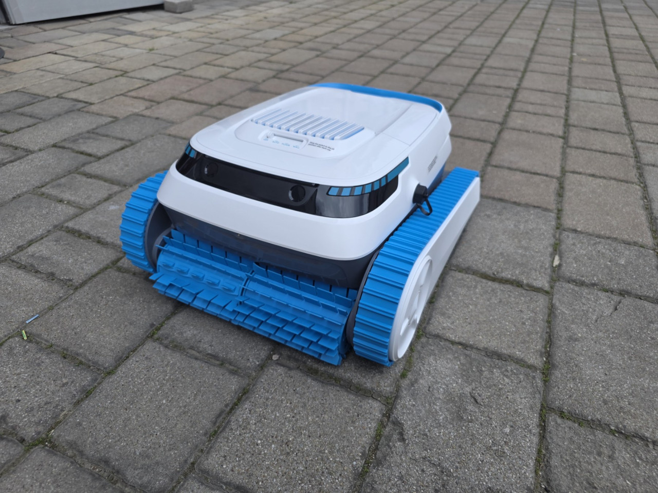 Robotski čistač bazena AIRROBO PC20