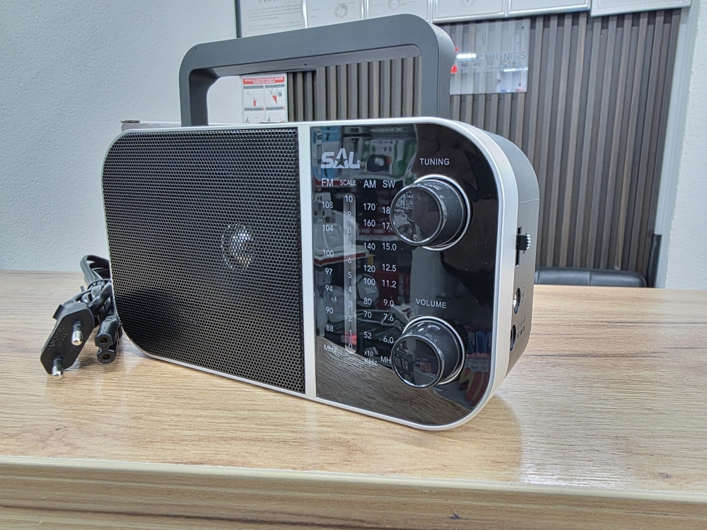 Radio prijemnik AM /FM / SW
SAL RPR 8