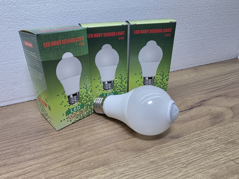 LED sijalica sa senzorom pokreta 9W LUMICO E27
