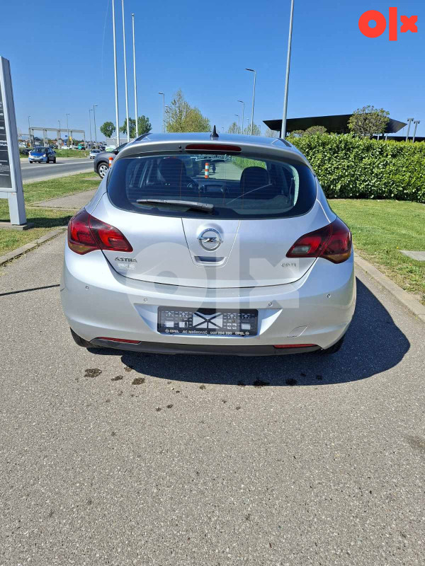 Opel Astra 2010