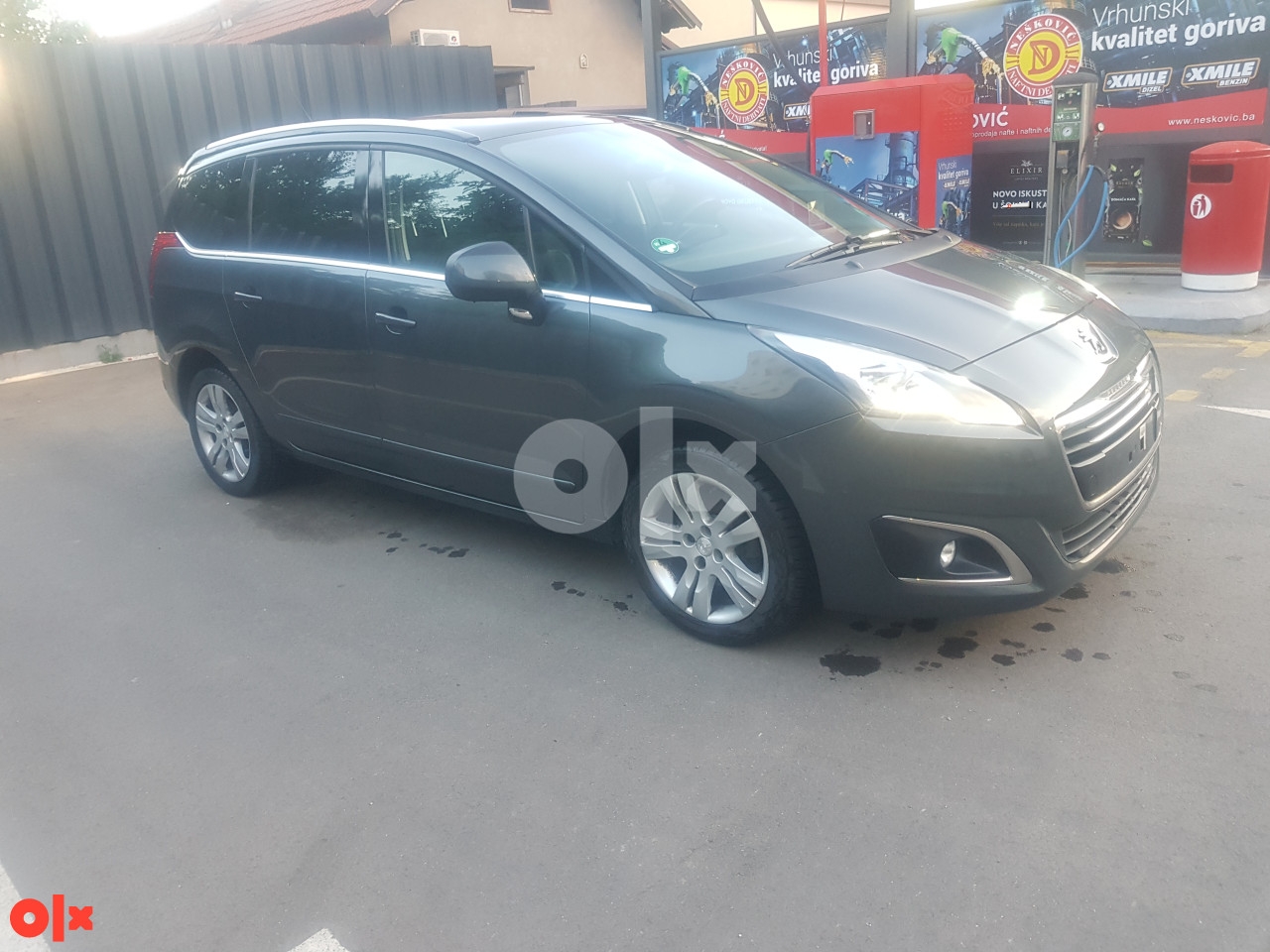 Peugeot 5008 2015