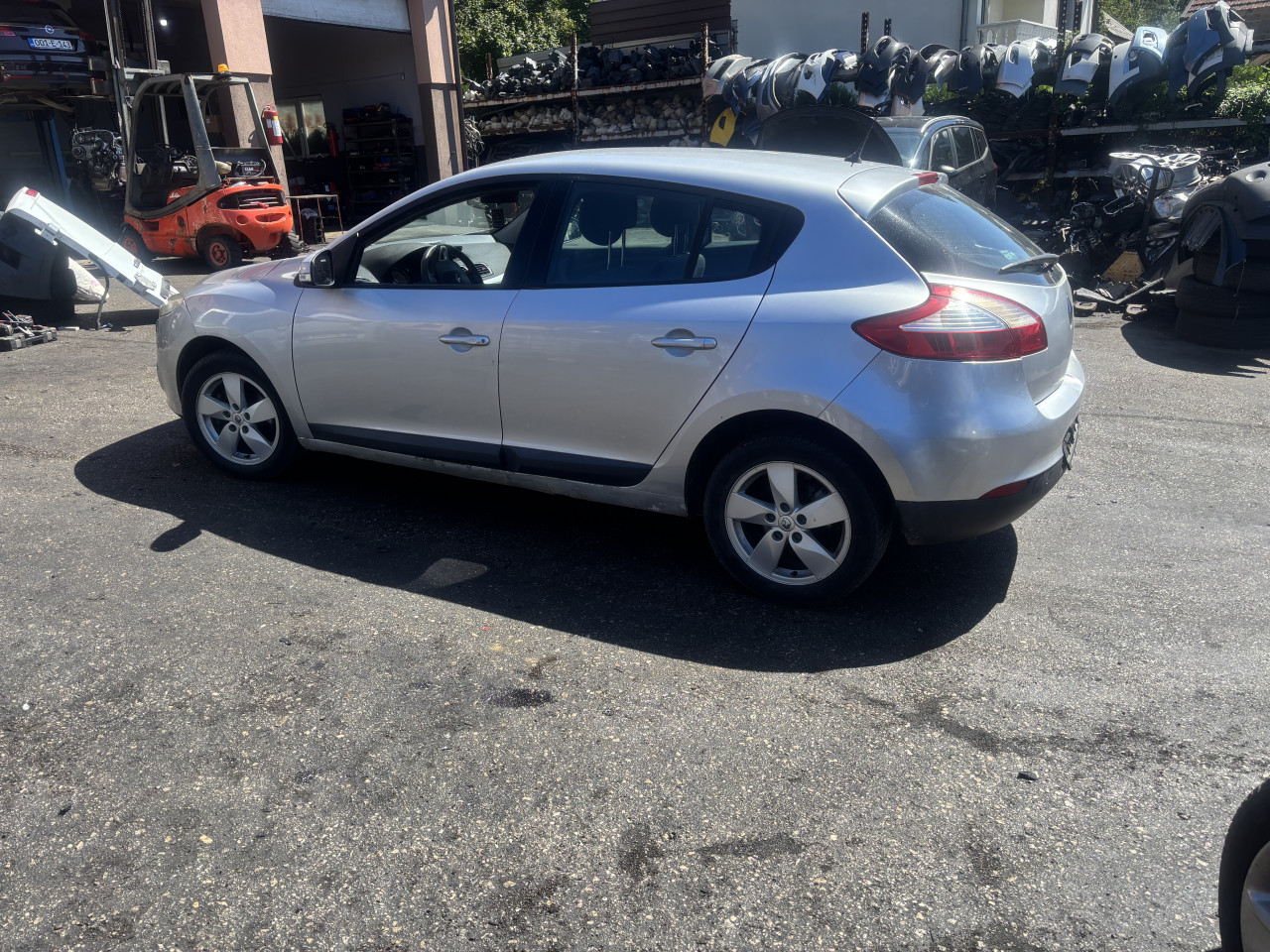 Renault megane 3 1.5dci 2010 god dijelovi