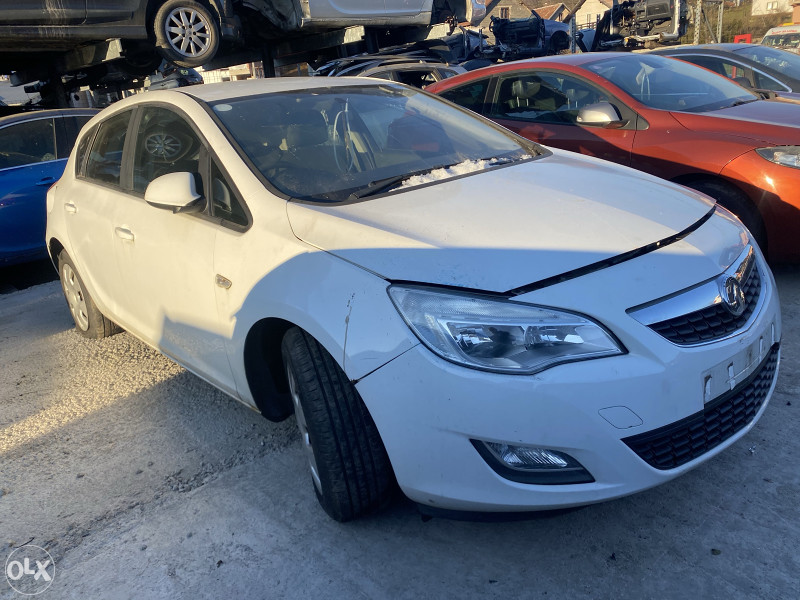 Opel astra j 1.3 dizel dijelovi 063/117-176. 063/992-835
