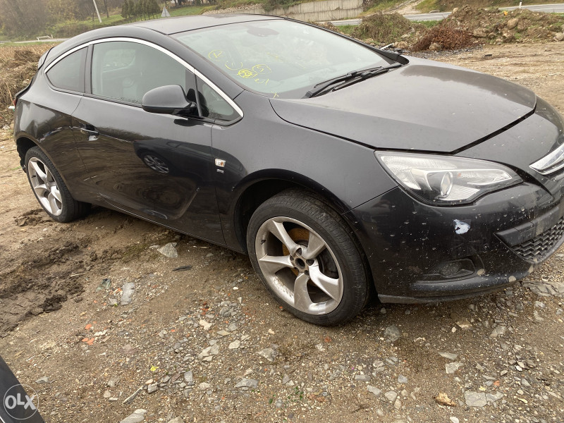 Opel astra gtc 2013 2.0 d dijelovi 063/117-176  063/992-835