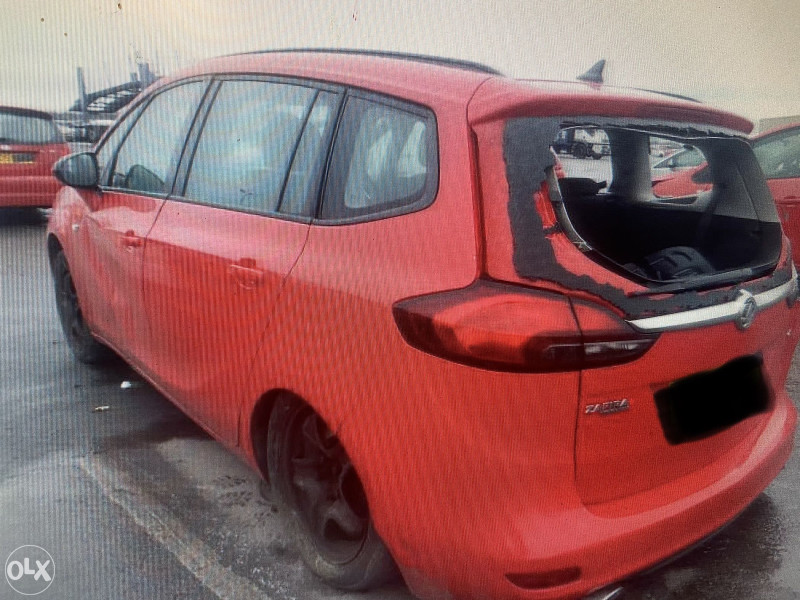 Opel zafira 2013 god dijelovi 063/117-176