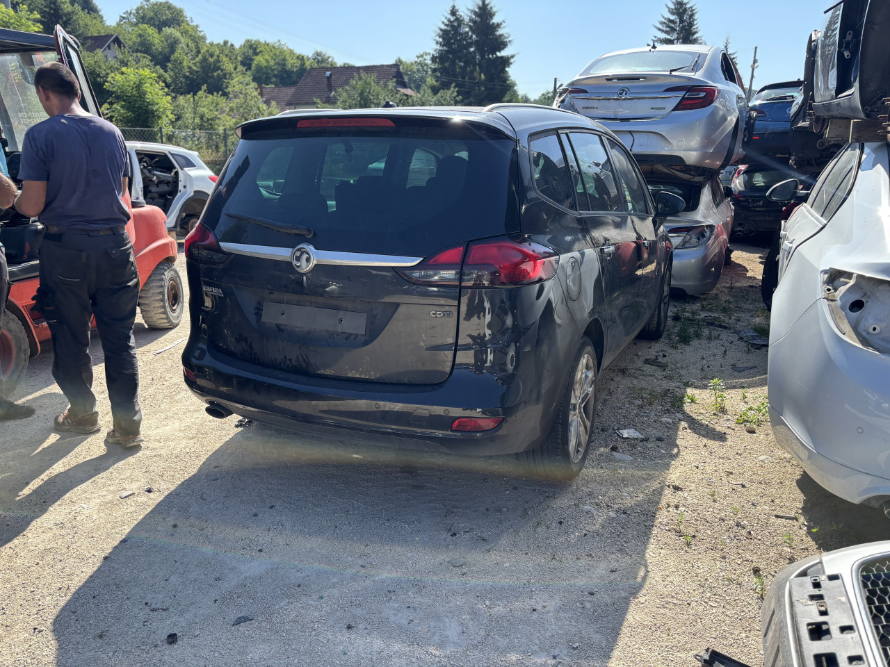 Opel zafira 2.0 d 2015 dijelovi