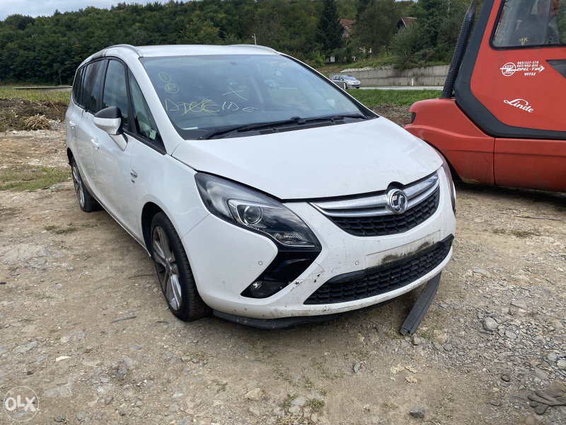 Opel zafira c 2.0 dizel dijelovi 063/117-176  063/992-835