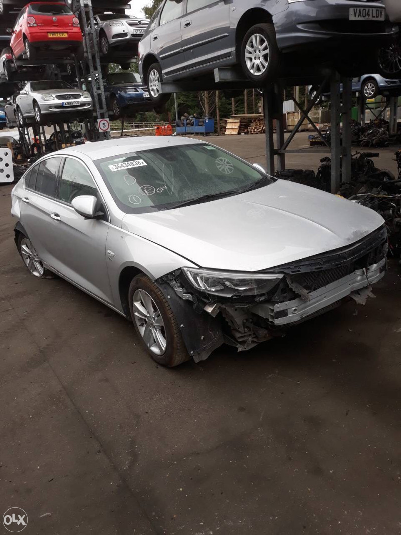 Opel insignia 2017 godina dijelovi  063117176