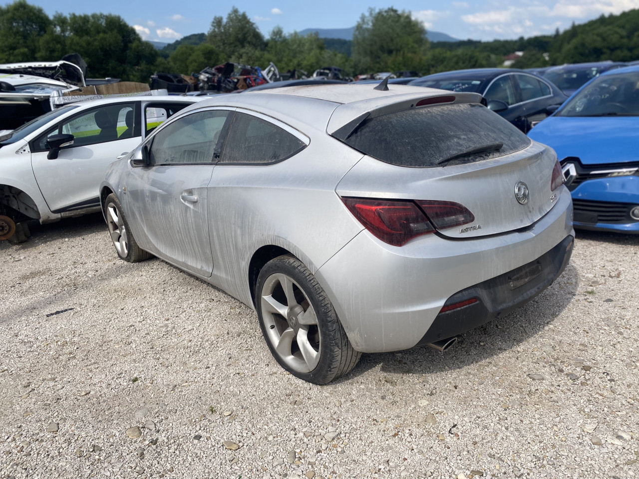 Opel astra j gtc xsenon 2.0d dijelovi
