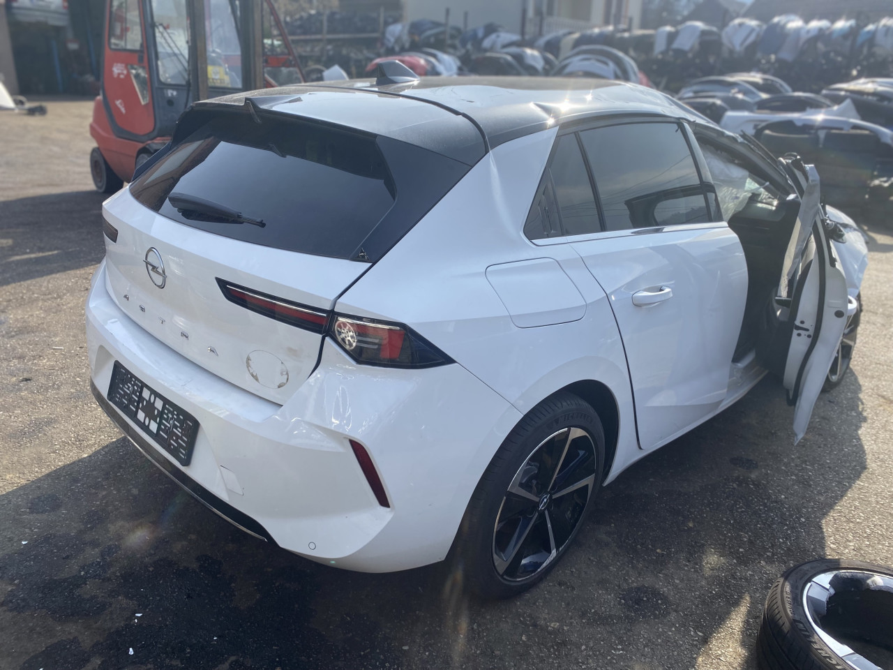 Opel astra L 2022 dijelovi 063/117-17)