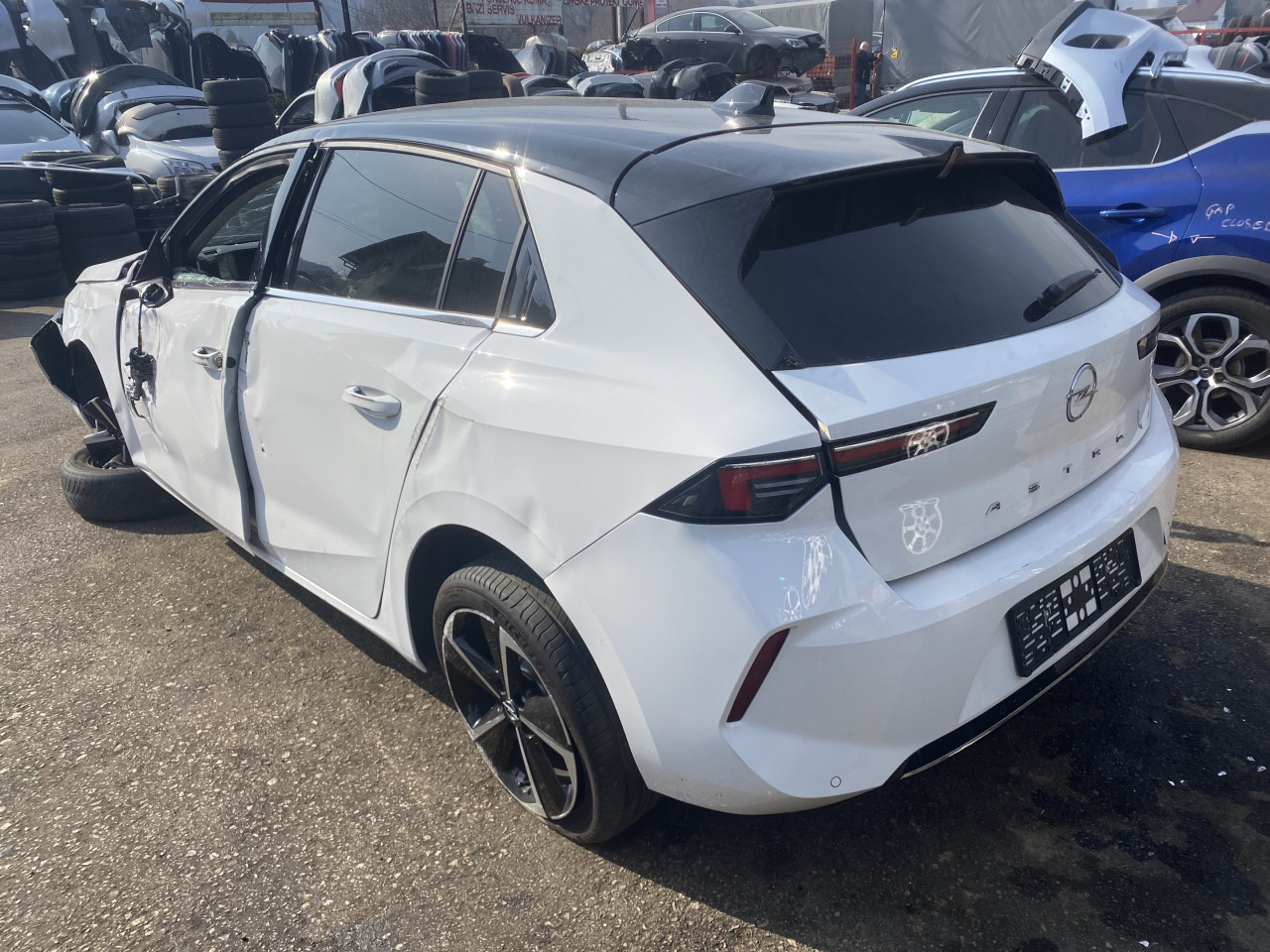 Opel astra L 2022 dijelovi 063/117-17)