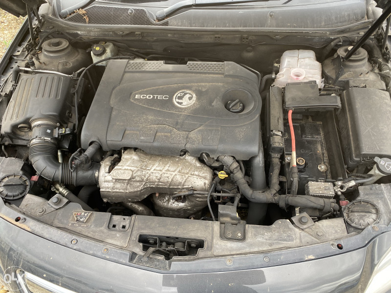 Opel insignia xsenon 2012 dijelovi 063/117-176  063/992-835