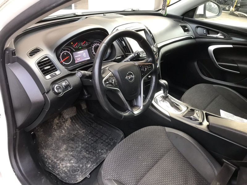 Opel insignia  country tourer dijelovi  063/117-176