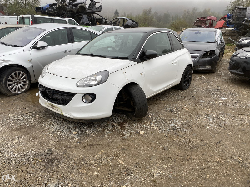 Opel adam 1.4 b 2015 dijelovi 063/117-176  063/992-835