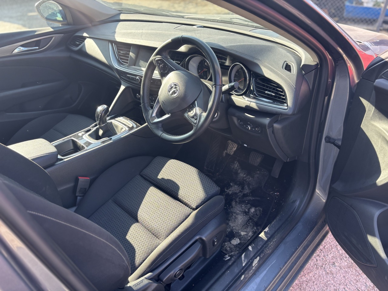 Opel insignia b 1.5d 2020g dijelovi
