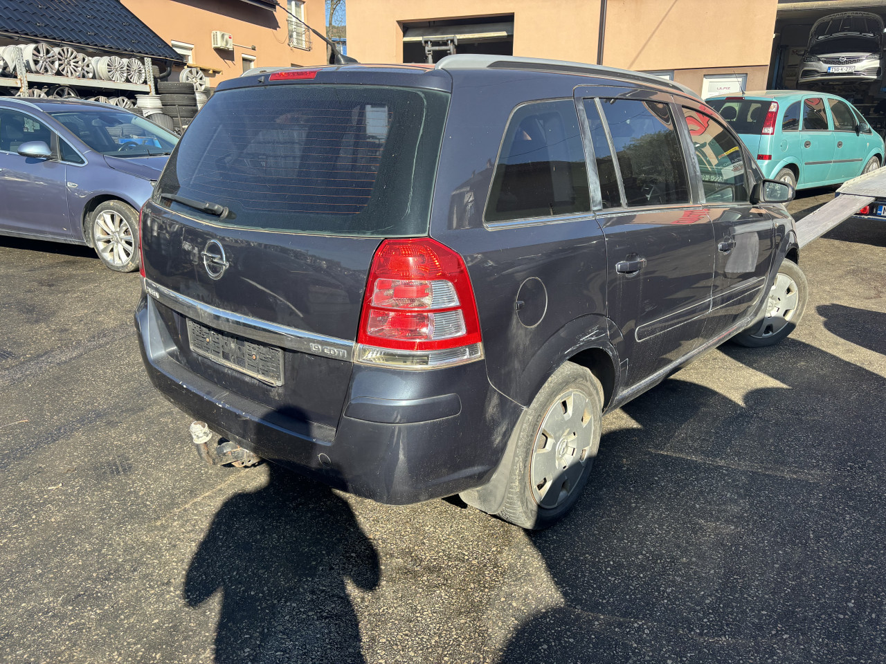 Opel zafira  b 1.9 88kw  2006 dijelovi