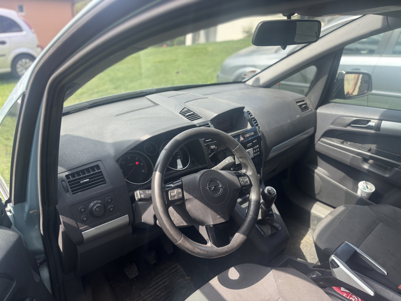 Opel zafira 1.7dtr 2010g dijelovi