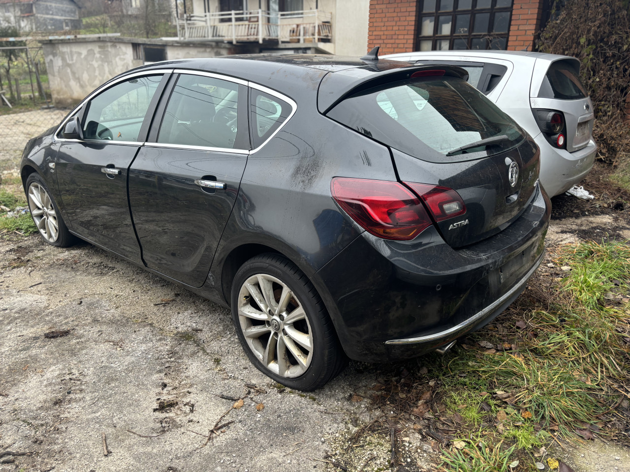 Opel astra j 2.0d automat dijelovi