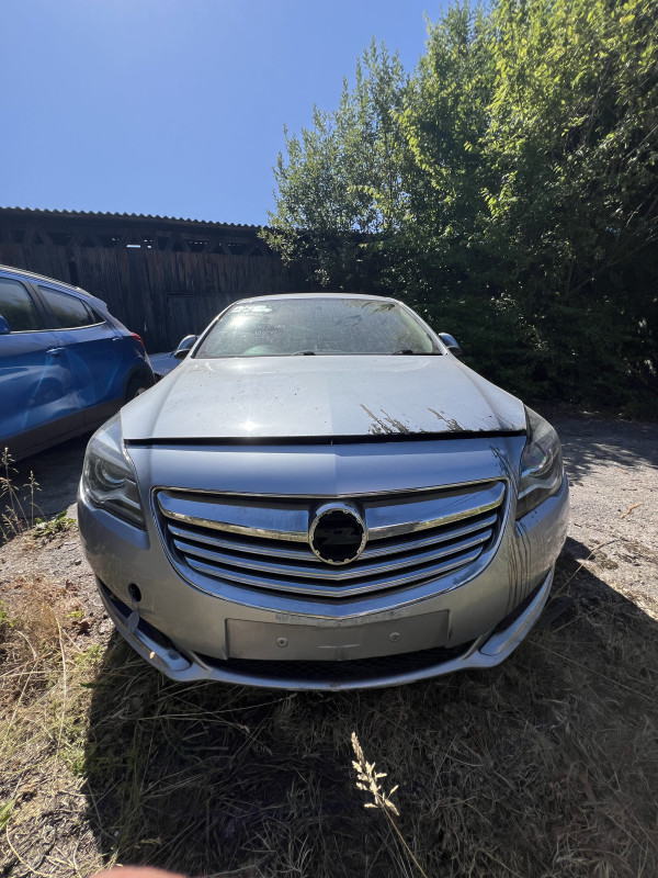 Opel insignia 2.0d 2015 dijelovi