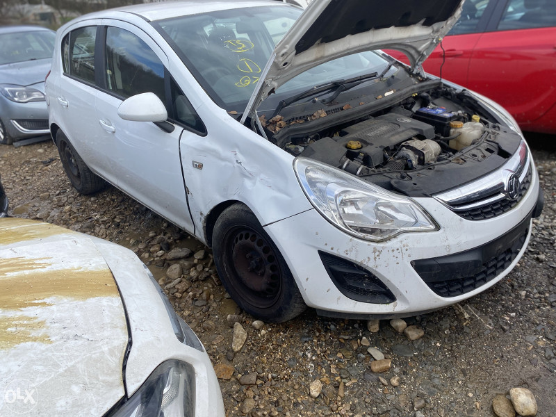 Opel corsa d 1.3 2012 godina dijelovi 063/117-176. 063/992-835