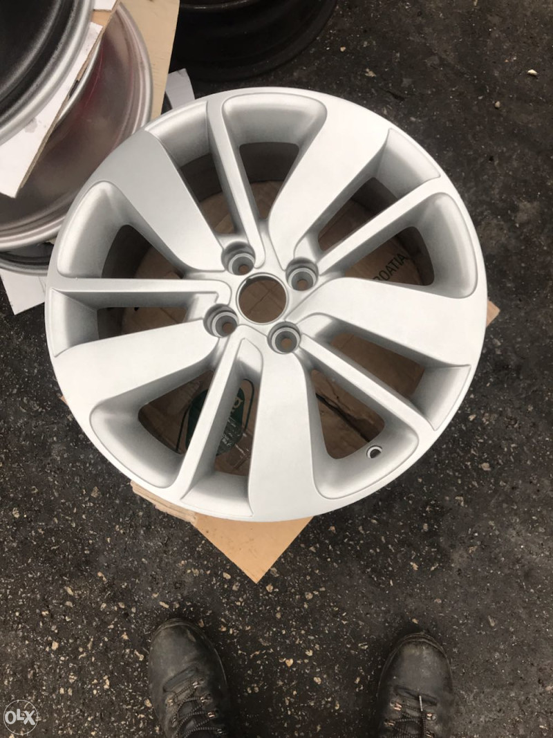 Renault clio IV feluge al 063/992-835