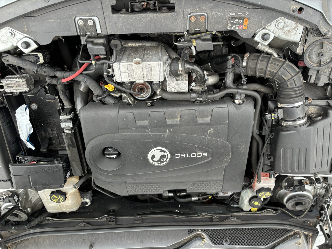 Opel insignia 2.0 bi turbo 2015 dijelovi