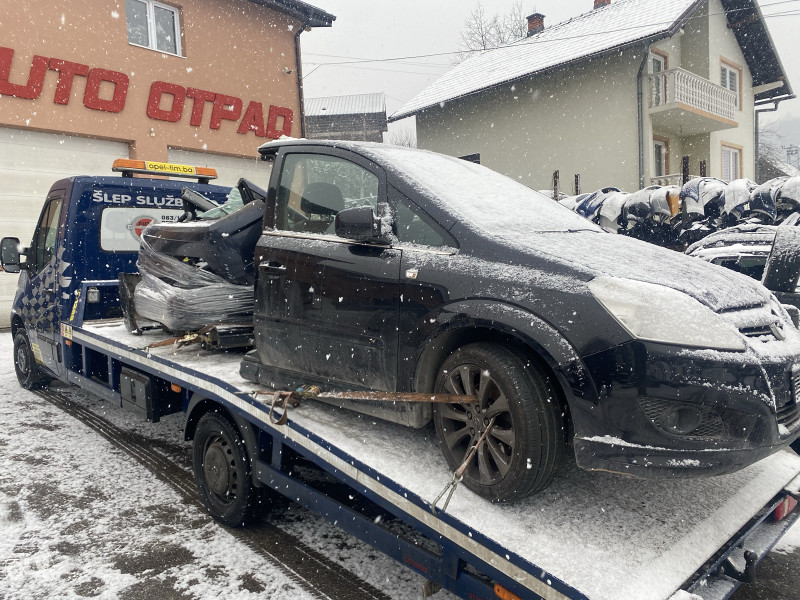 Opel zafira 1.4 turbo 2010 god dijelovi 063/117-176