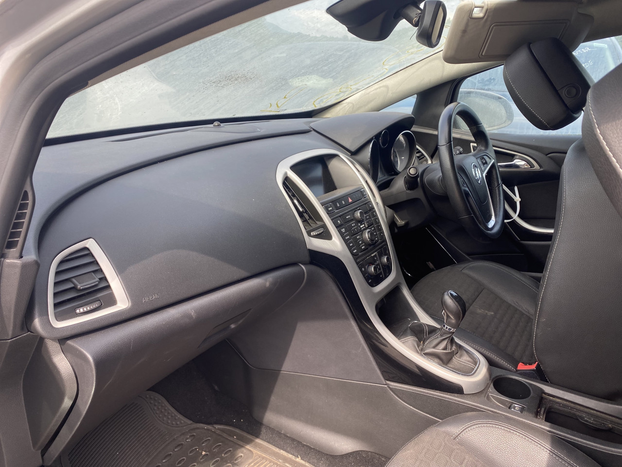 Opel astra j gtc xsenon 2.0d dijelovi