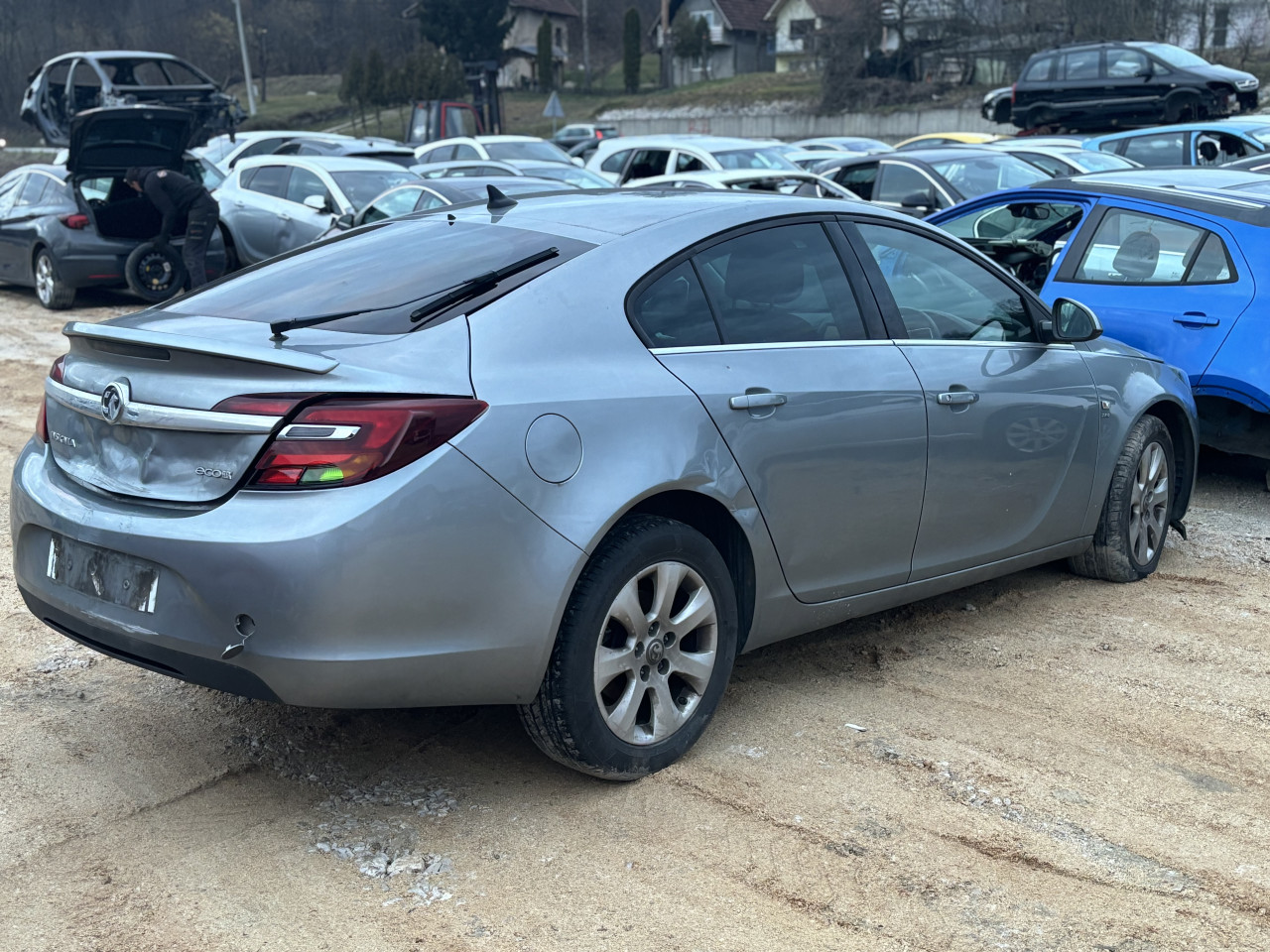Opel insignia 2.0 d 2016g dijelovi