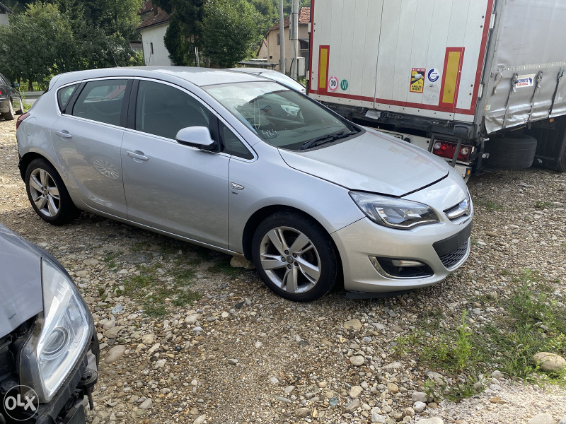 Opel astra j redizajn dijelovi 063/117-176. 063/992-835