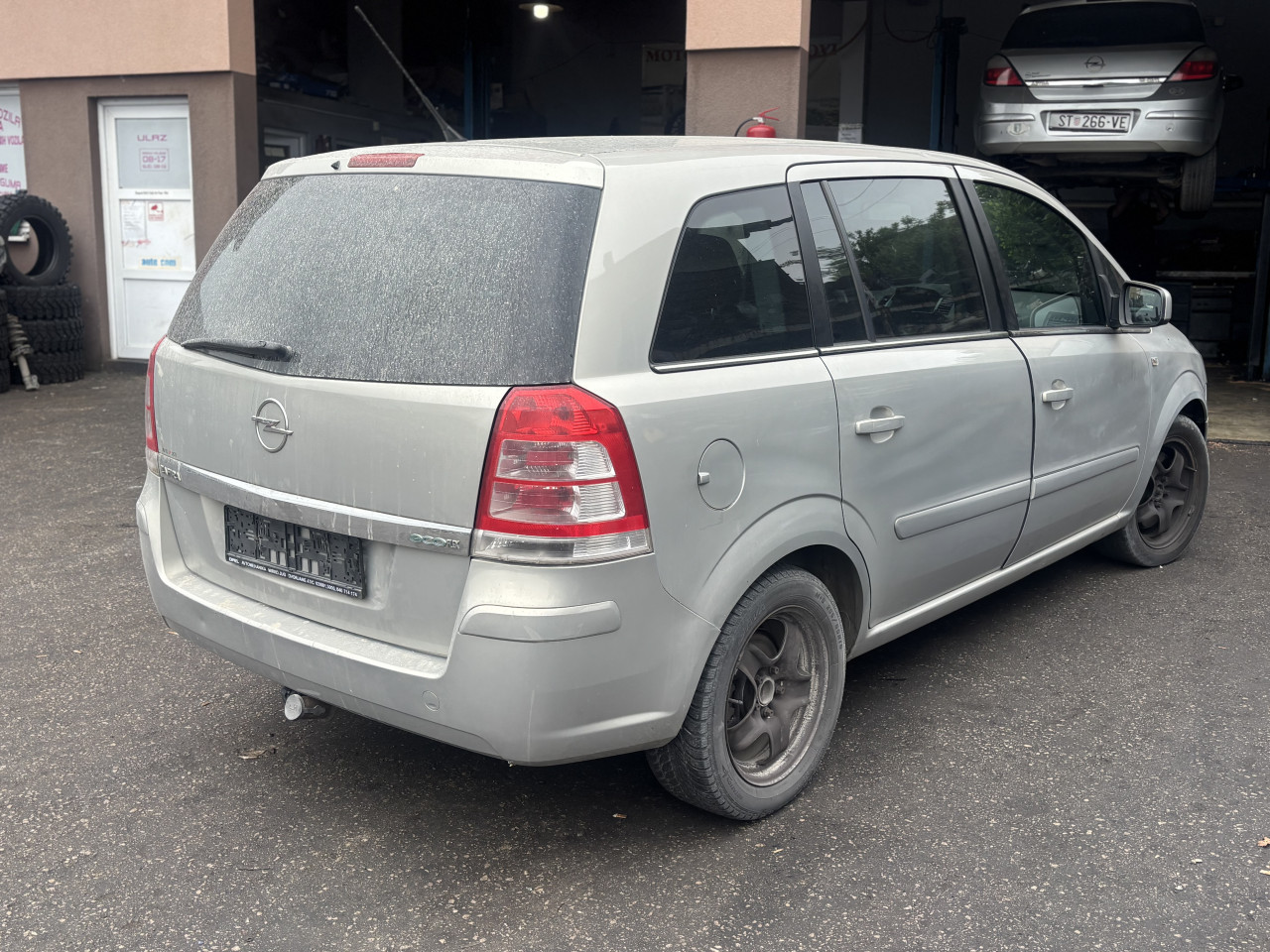 Opel zafira 1.7dtr 2011 god  dijelovi