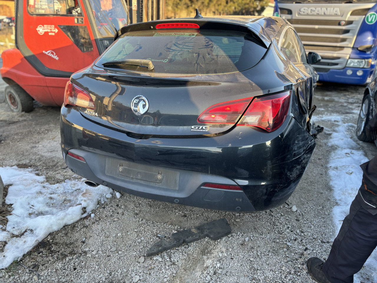 Opel astrA GTC 2,0 D 2014 DIJELOVI