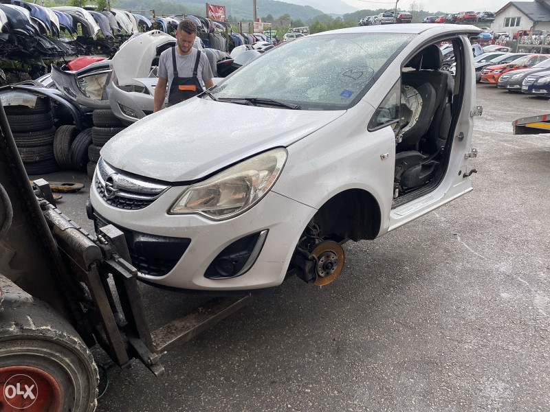 Opel corsa 1.4 xep 2011 god dijelovi 063/117-176. 063/992-83......